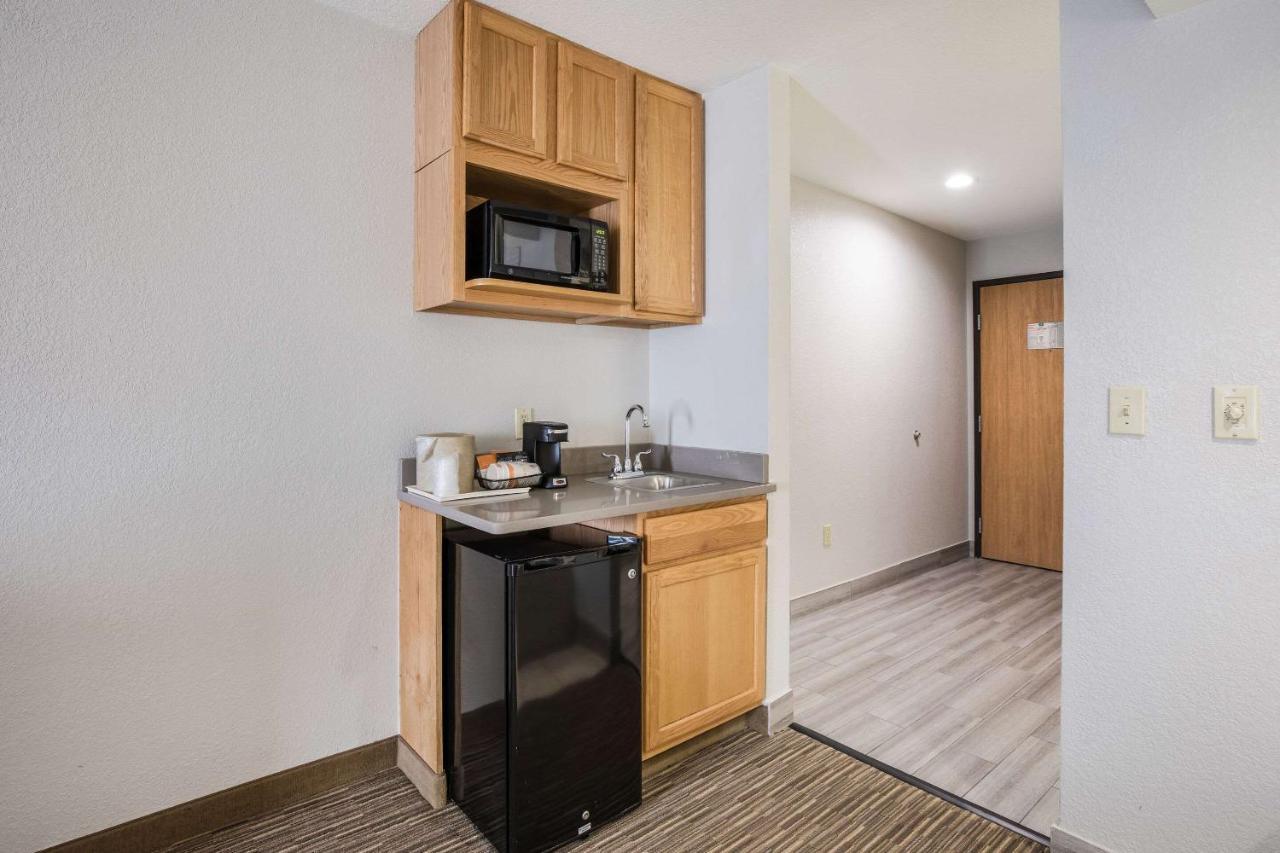 Quality Inn & Suites Lodi I-90 Exterior foto